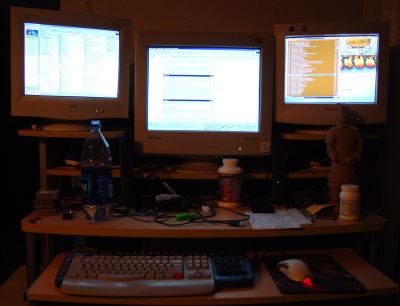 One desktop, 3 screens. Ooooh.